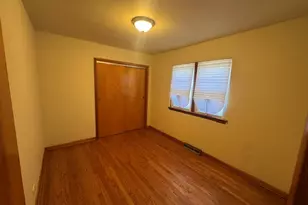 7042 Pershing Rd, Berwyn, IL 60402 - Photo 3