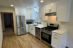 7042 Pershing Rd, Berwyn, IL 60402 - Photo 17