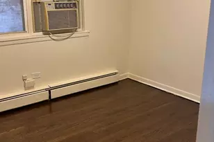 9010 Bronx Ave, Skokie, IL 60077 - Photo 5