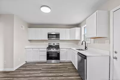 29W092 Pomeroy Street, West Chicago, IL 60185 - Photo 9