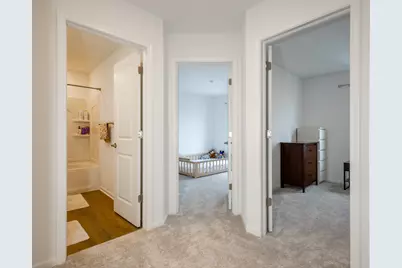 1300 Kentwood Drive, Hampshire, IL 60140 - Photo 11