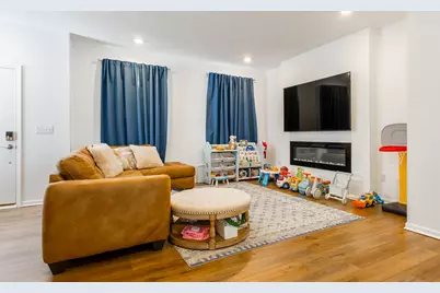 1300 Kentwood Drive, Hampshire, IL 60140 - Photo 9