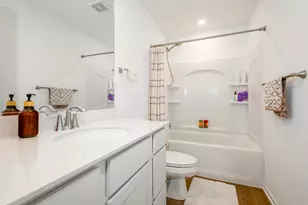 1300 Kentwood Dr, Hampshire, IL 60140 - Photo 13