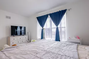 1300 Kentwood Dr, Hampshire, IL 60140 - Photo 15