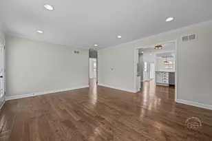 1331 N Main St, Naperville, IL 60563 - Photo 7