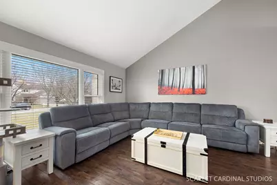 525 Chester Court W, Aurora, IL 60504 - Photo 3