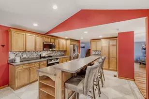 1413 Weyers Ct, Schaumburg, IL 60193 - Photo 9