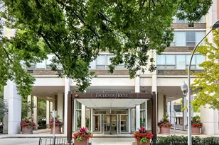 70 W Burton Pl, Chicago, IL 60610 - Photo 3