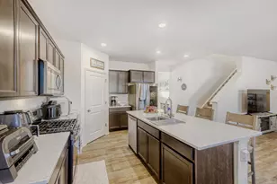 601 Ironwood Ave, Oswego, IL 60543 - Photo 5