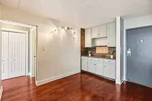 2015 S Finley Rd, Lombard, IL 60148 - Photo 7