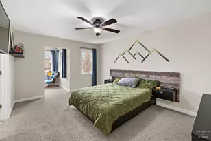 555 Rodenburg Rd, Roselle, IL 60172 - Photo 11