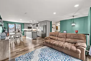 555 Rodenburg Rd, Roselle, IL 60172 - Photo 9