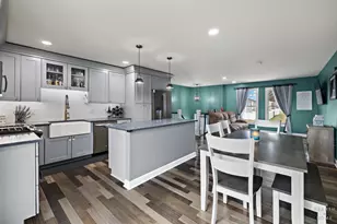 555 Rodenburg Rd, Roselle, IL 60172 - Photo 5