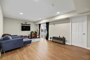 555 Rodenburg Rd, Roselle, IL 60172 - Photo 19