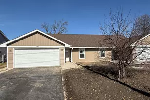 307 W South St, Durand, IL 61024 - Photo 1