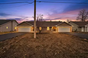 307 W South St, Durand, IL 61024 - Photo 3