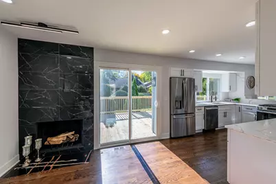 380 Ventura Club Drive, Roselle, IL 60172 - Photo 7