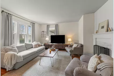 659 W Downer Place, Aurora, IL 60506 - Photo 9