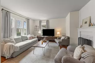 659 W Downer Pl, Aurora, IL 60506 - Photo 9