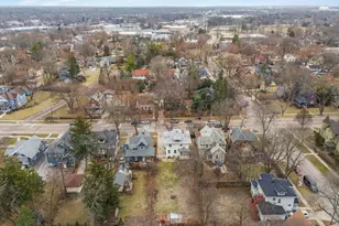 659 W Downer Pl, Aurora, IL 60506 - Photo 31