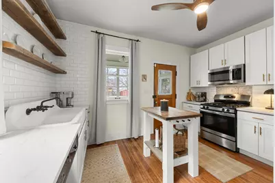 659 W Downer Place, Aurora, IL 60506 - Photo 13