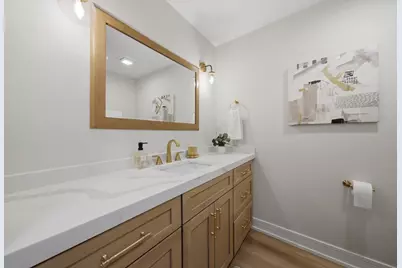 707 S Noah Terrace, Mount Prospect, IL 60056 - Photo 9