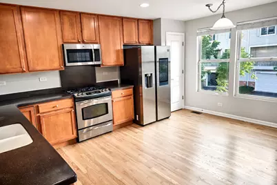 2303 Neubauer Circle, Lindenhurst, IL 60046 - Photo 7