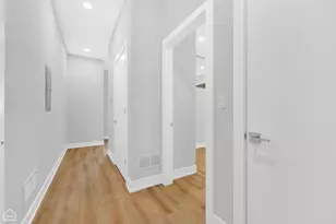 2924 W Medill Ave, Chicago, IL 60647 - Photo 13