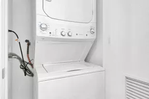 2924 W Medill Ave, Chicago, IL 60647 - Photo 15