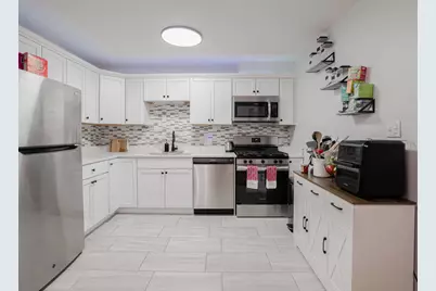 400 Country Lane, Streamwood, IL 60107 - Photo 5