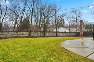 400 Country Ln, Streamwood, IL 60107 - Photo 17