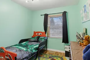 400 Country Ln, Streamwood, IL 60107 - Photo 9