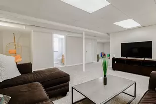 400 Country Ln, Streamwood, IL 60107 - Photo 11