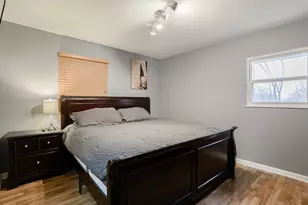 400 Country Ln, Streamwood, IL 60107 - Photo 7