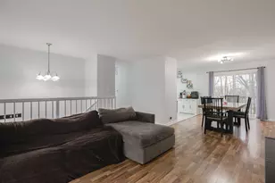 400 Country Ln, Streamwood, IL 60107 - Photo 3