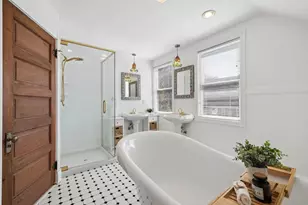 421 E School St, Naperville, IL 60540 - Photo 11