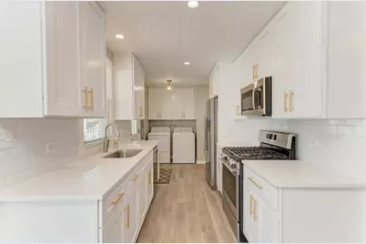 935 Elmwood Lane, Elk Grove Village, IL 60007 - Photo 17