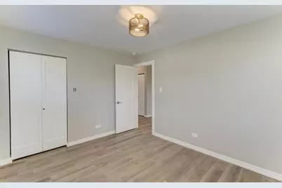 935 Elmwood Lane, Elk Grove Village, IL 60007 - Photo 13