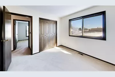 285 Loveland Drive, Glendale Heights, IL 60139 - Photo 31