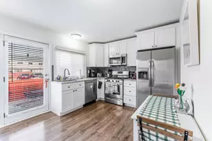 408 Colony Ct, Bolingbrook, IL 60440 - Photo 5