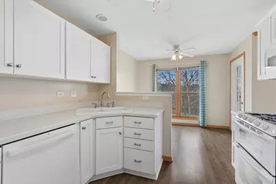1449 Whitespire Court, Naperville, IL 60565 - Photo 9