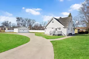 1606 Glen Ellyn Rd, Glendale Heights, IL 60139 - Photo 1