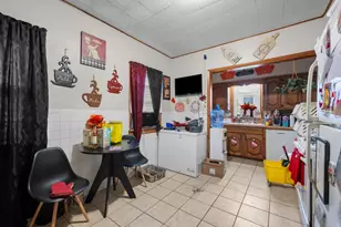 1323 17th St, Rock Island, IL 61201 - Photo 9