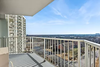 40 N Tower Road #8F, Oak Brook, IL 60523 - Photo 17