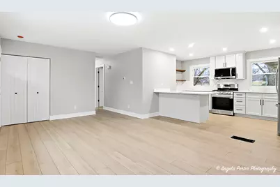 3915 Dolores Drive, Johnsburg, IL 60051 - Photo 7