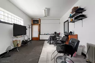 7847 S Maryland Ave, Chicago, IL 60619 - Photo 3