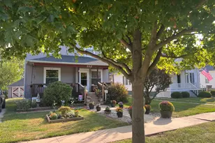 132 W Franklin Street W, Paxton, IL 60957 - Photo 1