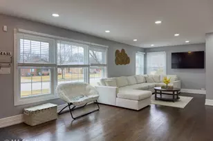 9017 Major Ave, Morton Grove, IL 60053 - Photo 17