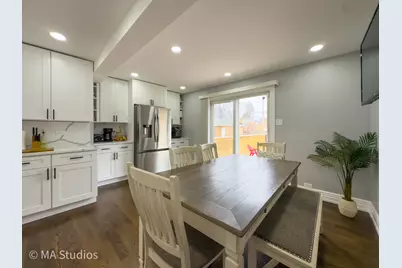 9017 Major Avenue, Morton Grove, IL 60053 - Photo 15