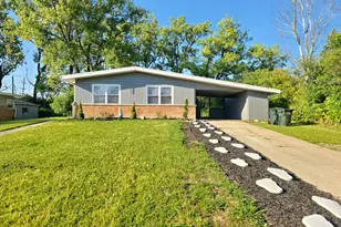 138 Algonquin St, Park Forest, IL 60466 - Photo 1